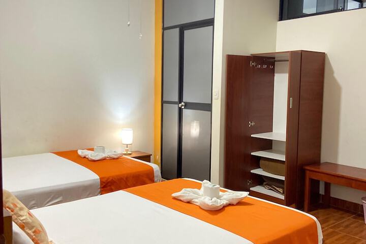Room 6 of 28