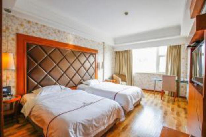 Room 14 of 14
