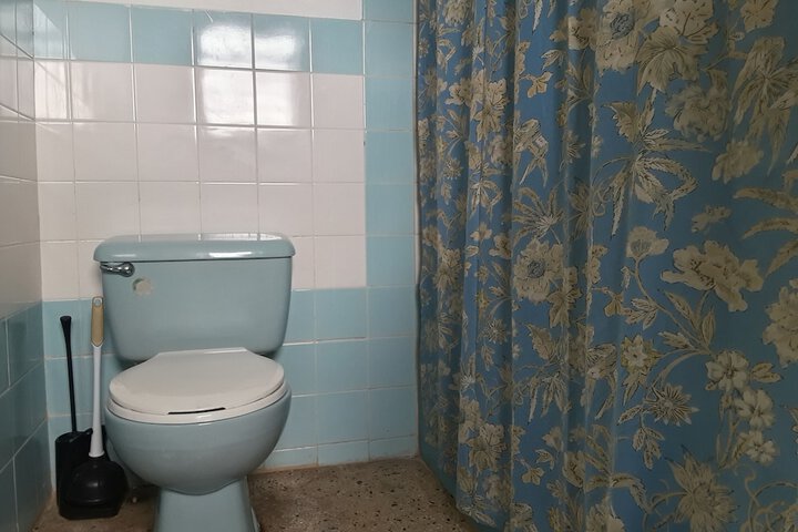 Room 7 of 9