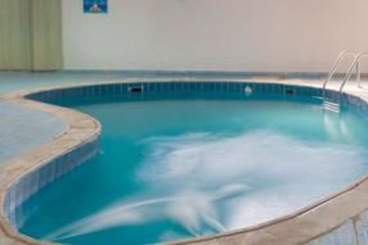 Pool 20 of 38