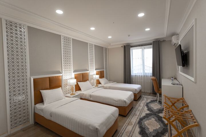 Room 13 of 93