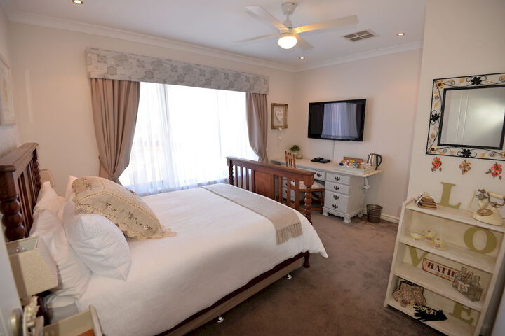 Room 6 of 36