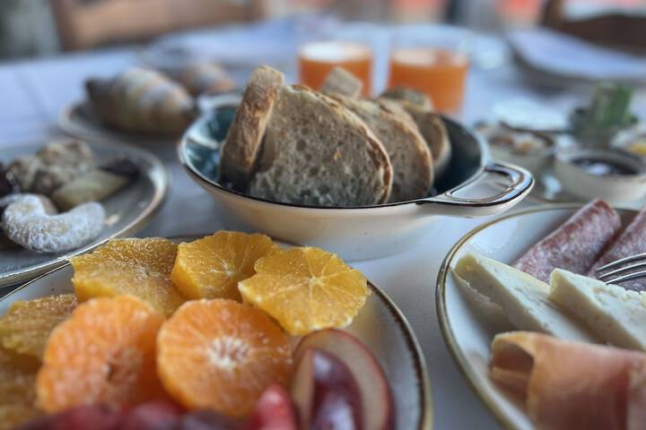 Breakfast/Coffee Service 142 of 183