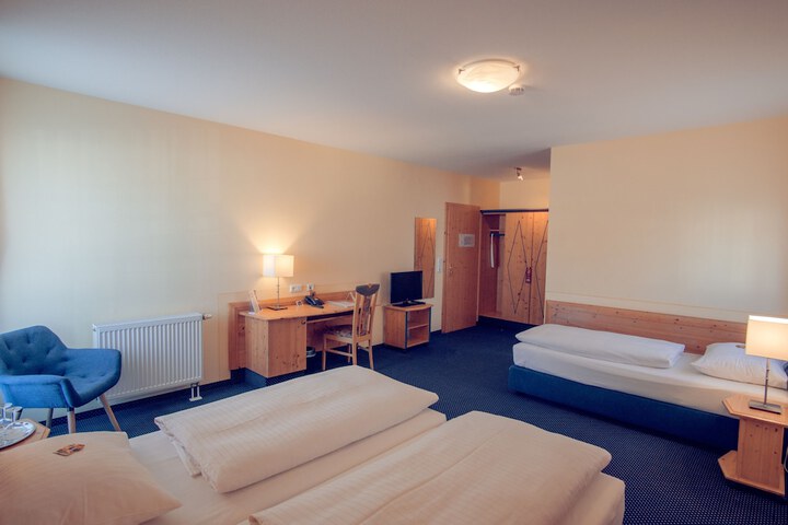 Room 6 of 36