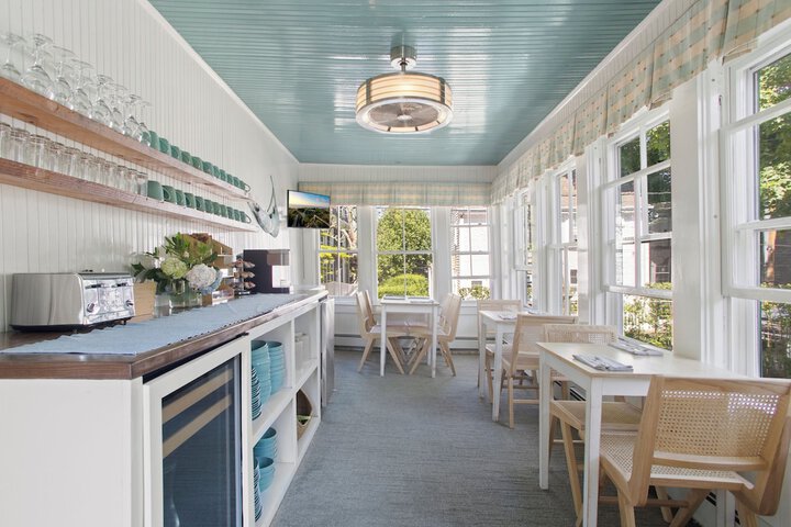 Breakfast/Coffee Service 153 of 218