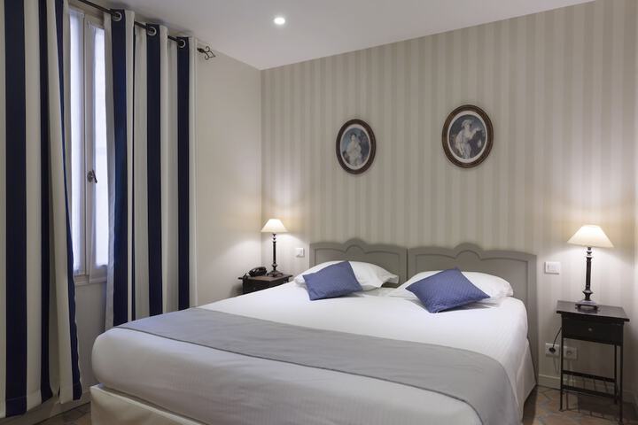 Room 12 of 25