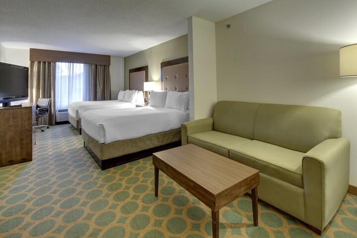 1 King Bed Suite (9 of 11)