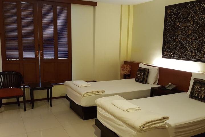 Room 15 of 83