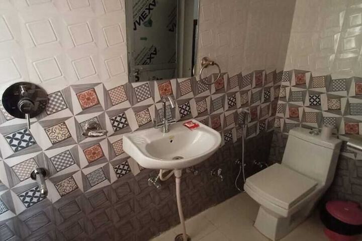 Room 3 of 5