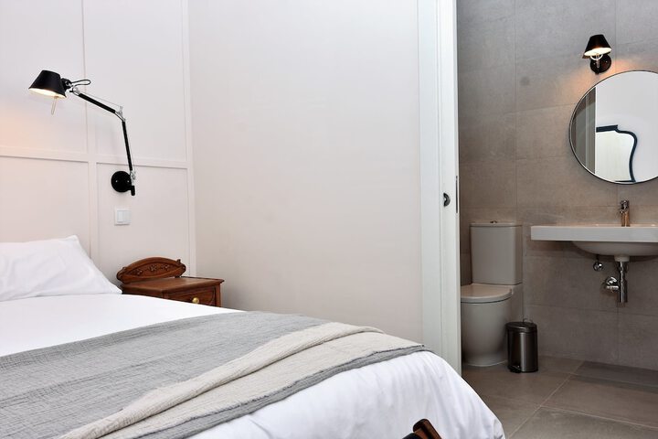 Room 3 of 44