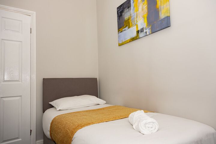 Room 16 of 22
