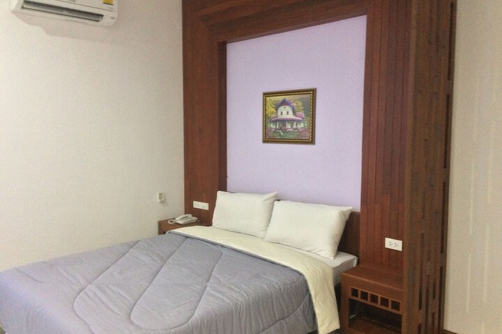 Room 4 of 20