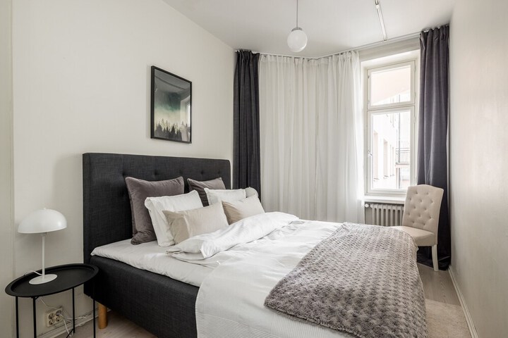Room 10 of 80