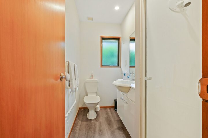 Room 33 of 46