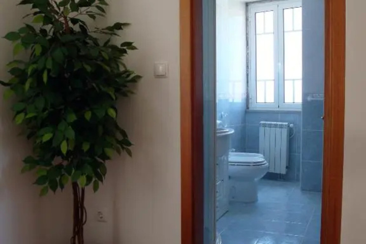 Room 7 of 8