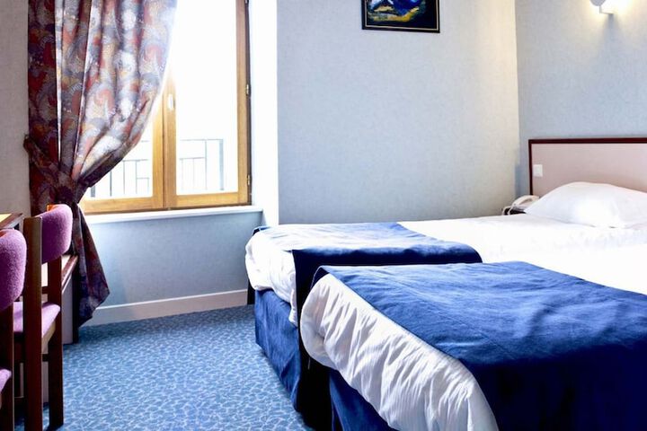 Room 3 of 46