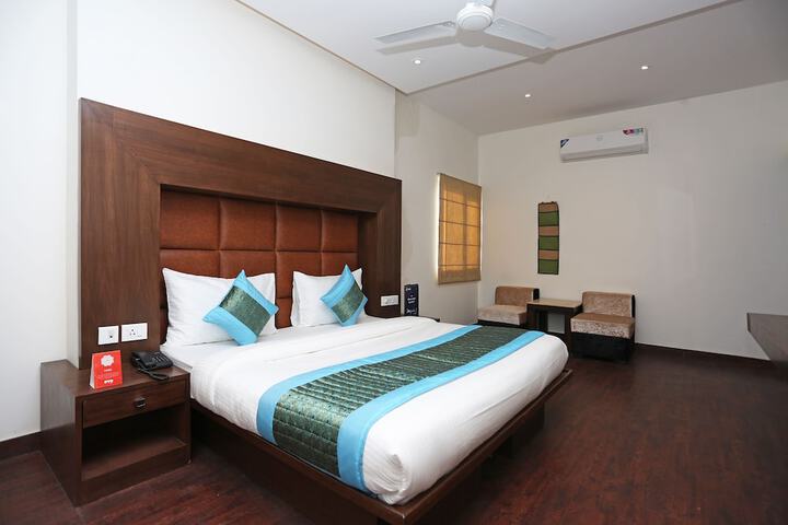 Room 10 of 24