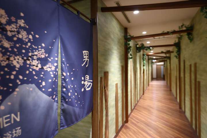 Room 48 of 103