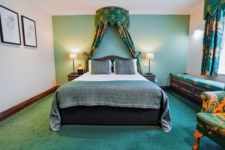 Room 14 of 52