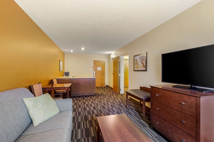 2 Queen Beds Interior Entrance WiFi Full Breakfast (4 of 19)
