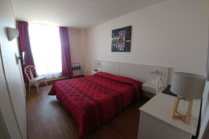 Room 8 of 37