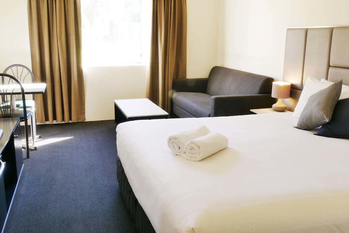 Room 16 of 37