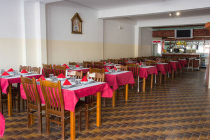 Dining 19 of 20