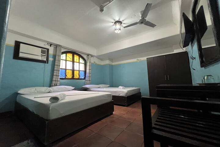 Room 10 of 46
