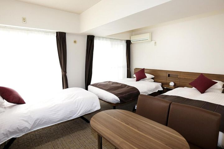 Room 15 of 34