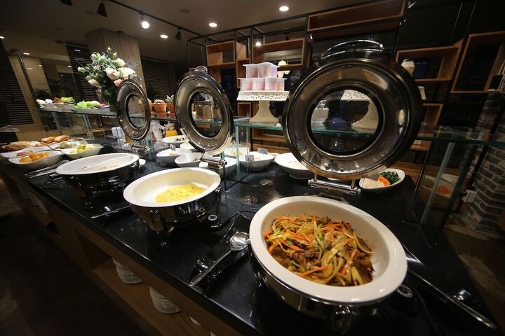 Dining 59 of 78