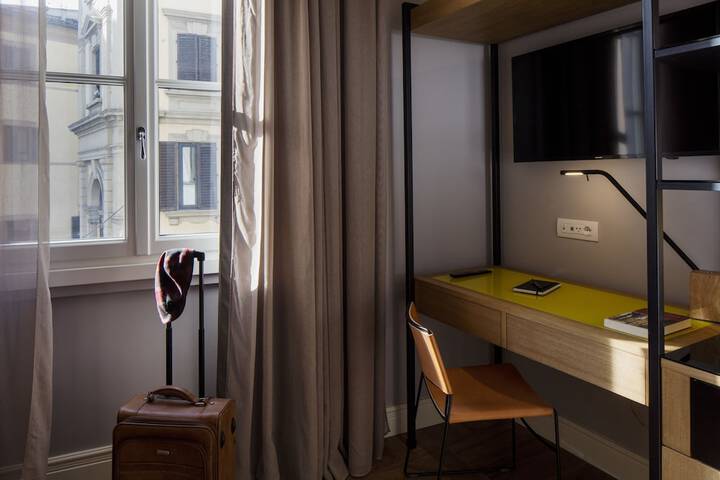 Room 12 of 50
