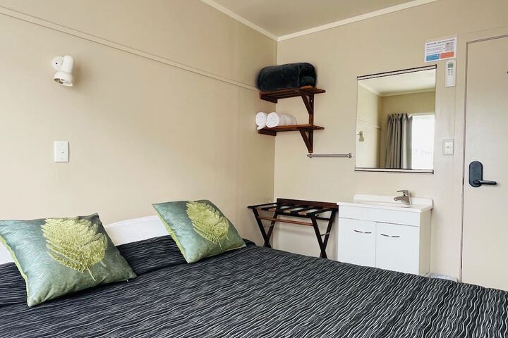 Room 15 of 39
