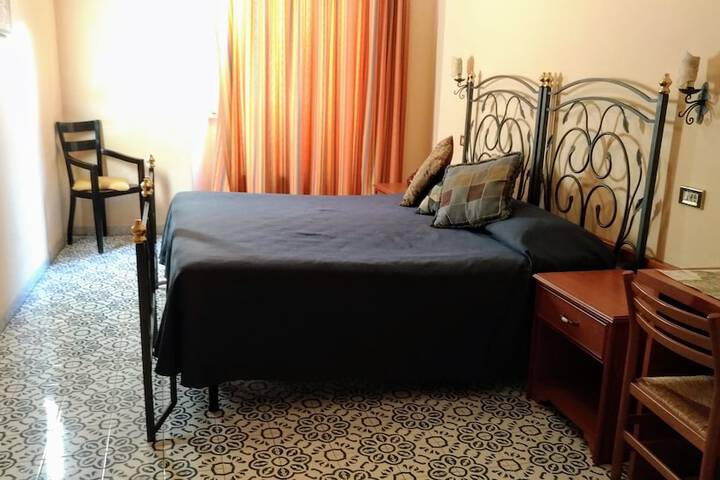 Room 9 of 43