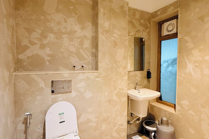 Room 47 of 84