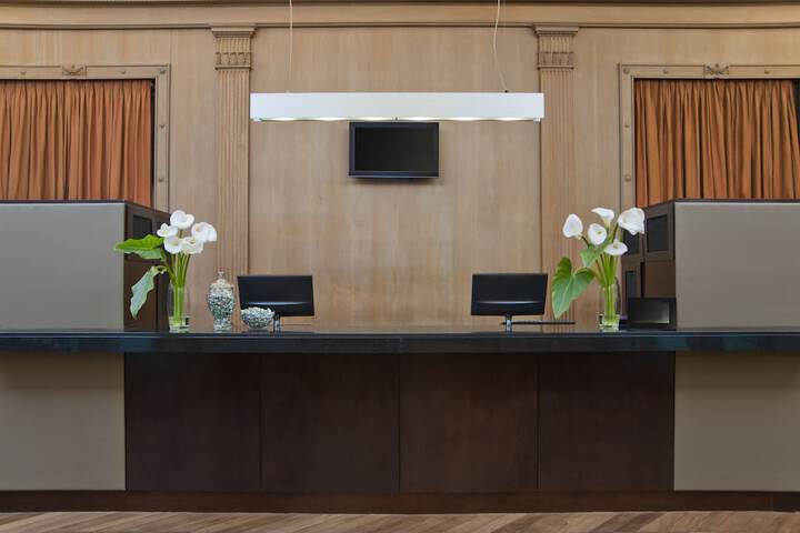 Check-in/check-out kiosk