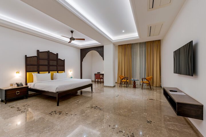 Room 4 of 19