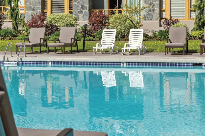 Hotel Pool