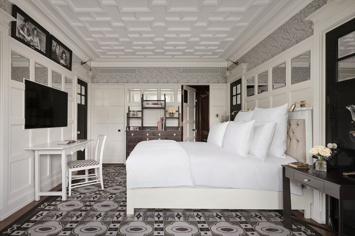Room 16 of 100