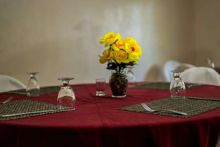 Dining 29 of 36