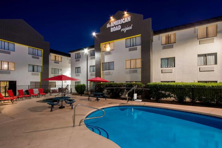 Hotel with Pool