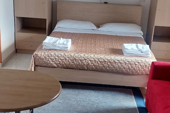 Room 14 of 64