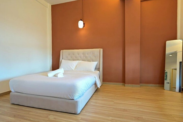 Room 10 of 23