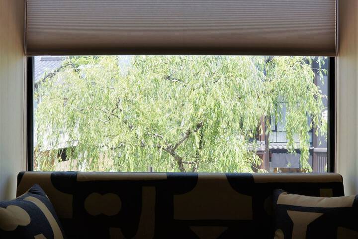 Room 9 of 19
