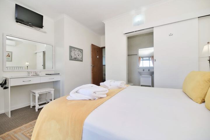 Room 28 of 105