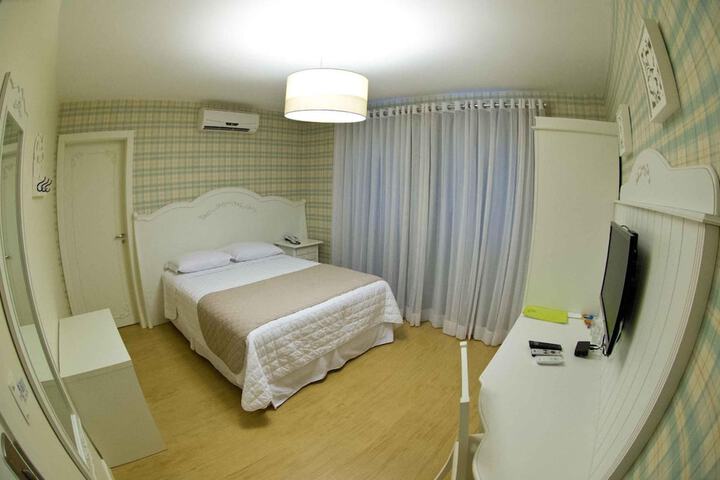 Room 14 of 38