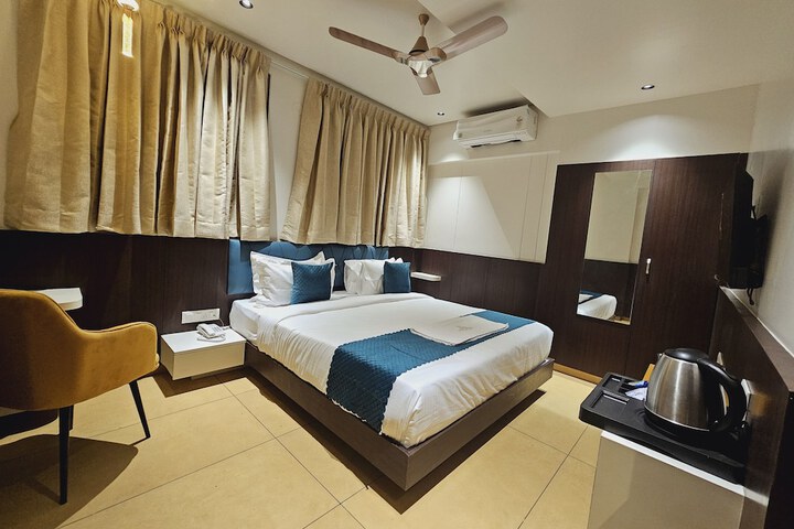 Room 15 of 30