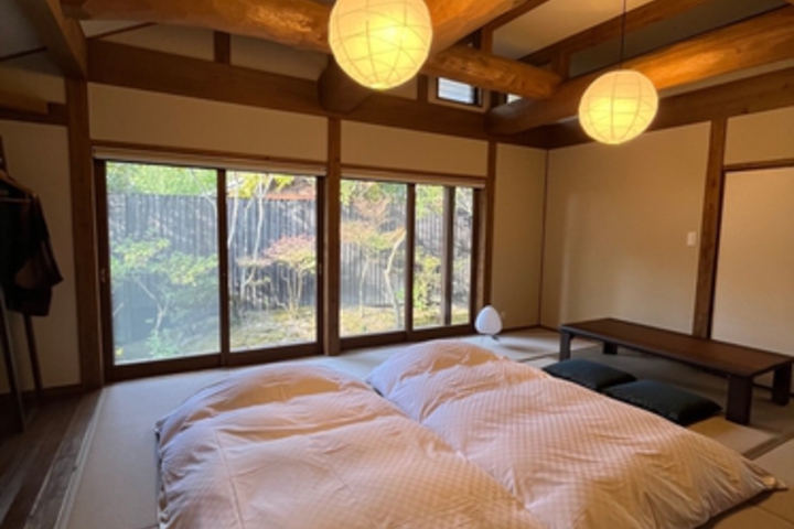 Room 1 of 12