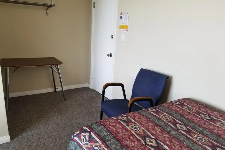 Room 7 of 9