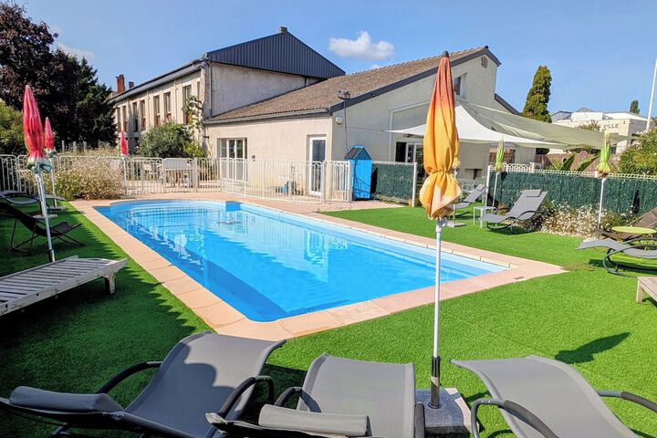 Pool 71 of 97