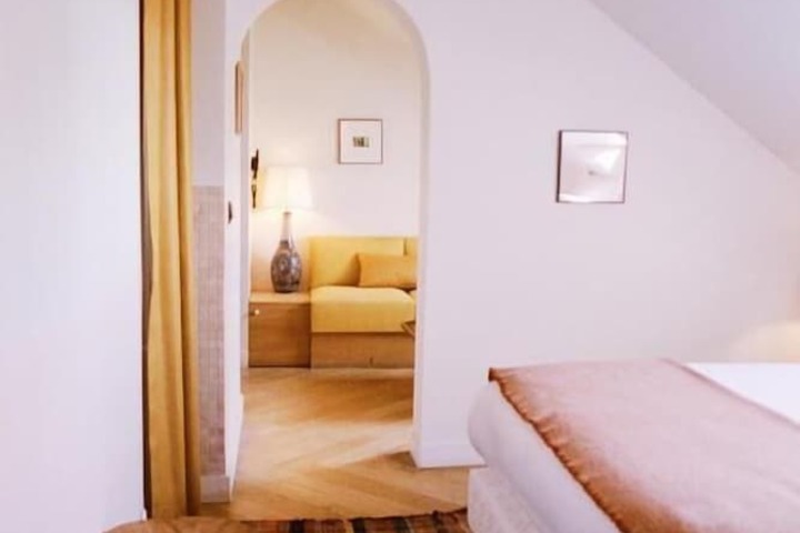 Room 17 of 53